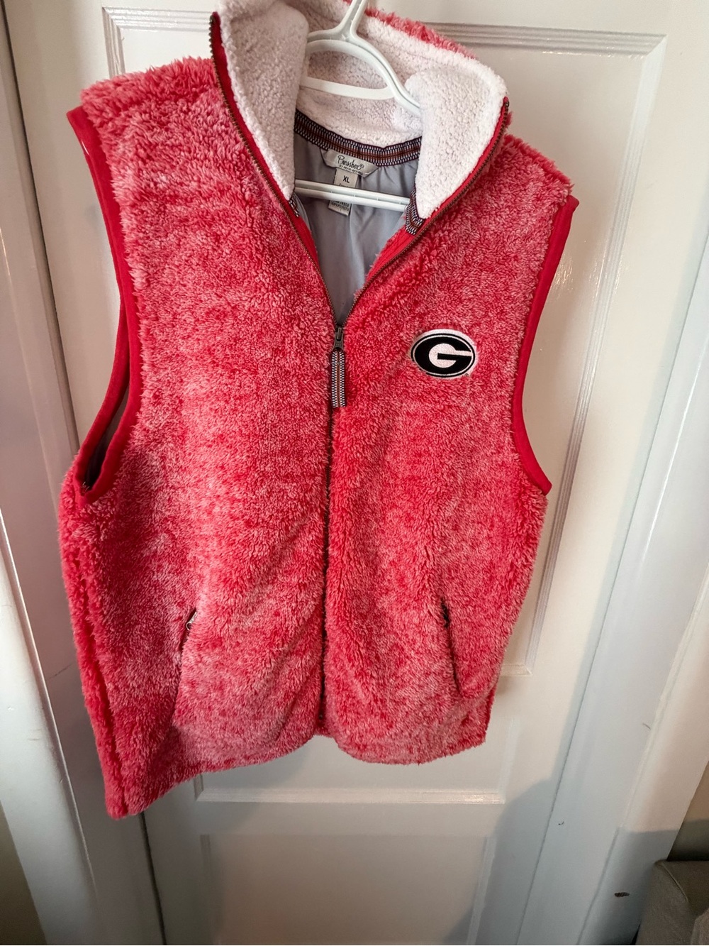 Georgia Bulldogs Women Sherpa Vest in Coral Pink